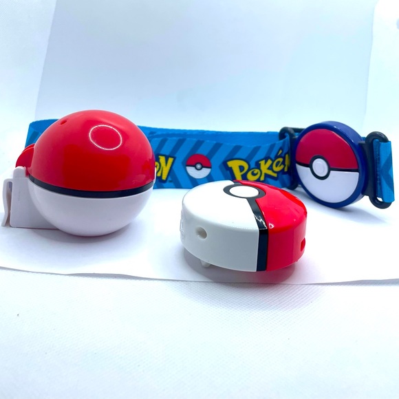 Nintendo Pokemon 2018 Adjustable Belt Clip & 2015 Carry Poké Ball Trainer Ball - Picture 2 of 5